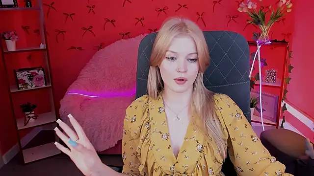 Snapshot of GraceGlamour chatting on March 7, 11:29 am GraceGlamour online show from March 7, 11:29 am