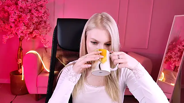 GraceGlamour online show from November 12, 1:04 pm