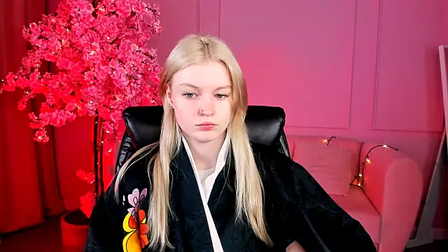 Snapshot of GraceGlamour chatting on March 22, 5:06 am GraceGlamour online show from March 22, 5:06 am