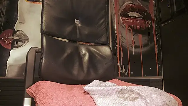 Snapshot of dani4334 chatting on September 29, 7:52 pm dani4334 online show from September 29, 7:52 pm