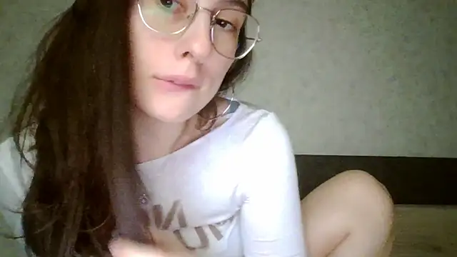 briannababy  online show from April 26, 7:33 pm