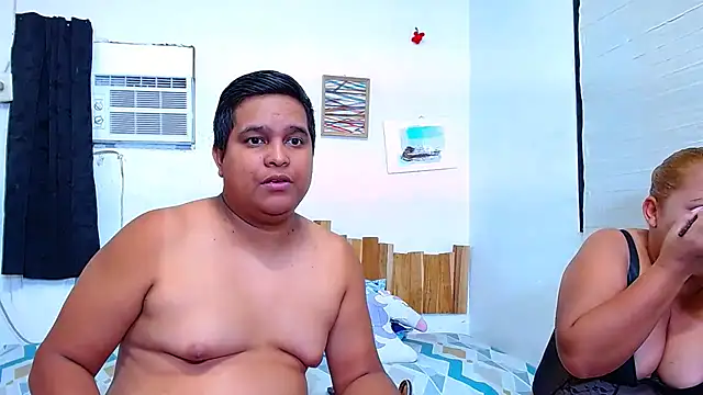 Snapshot of lucasandSofi chatting on November 30, 9:04 pm lucasandSofi online show from November 30, 9:04 pm