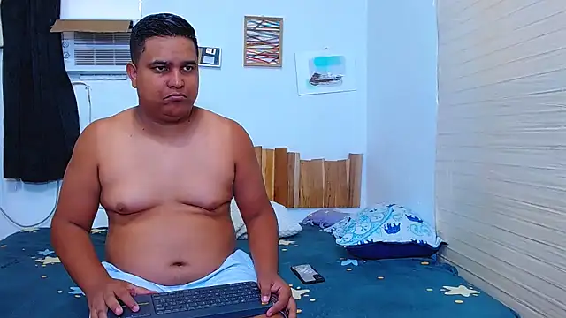 lucasandSofi online show from October 10, 7:15 pm