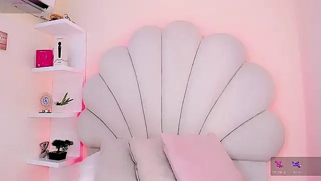 Snapshot of CandyJoselyn chatting on June 8, 1:00 pm CandyJoselyn online show from June 8, 1:00 pm
