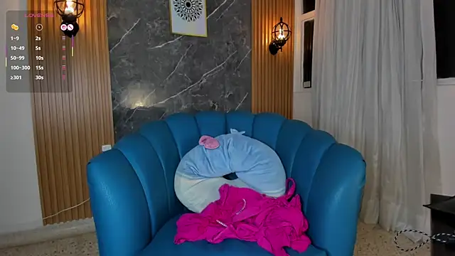 Julie Markk online show from May 6, 8:24 pm