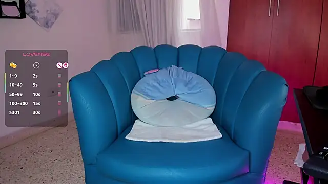 Julie Markk online show from December 19, 8:44 pm