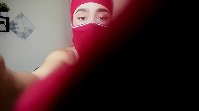 Julie Markk online show from November 4, 7:17 pm