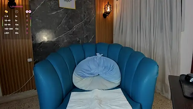 Julie Markk online show from March 30, 7:26 pm