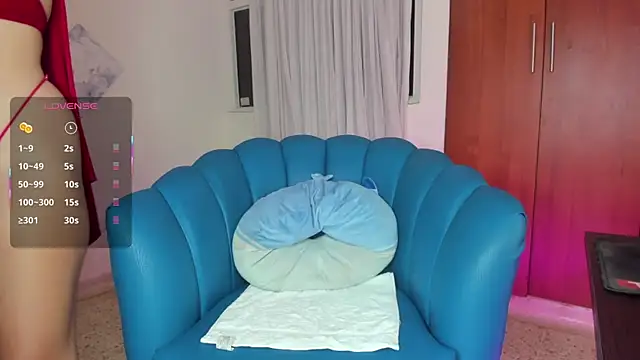 Julie Markk online show from January 5, 7:06 pm