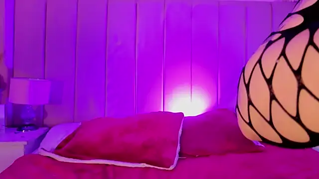 MollyBigBoobs12 online show from May 16, 9:41 am