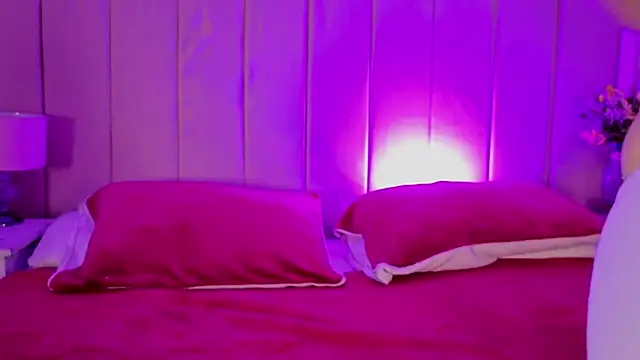 MollyBigBoobs12 online show from April 22, 9:32 pm