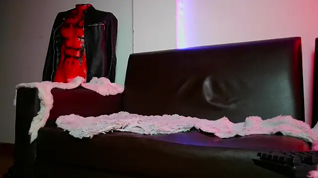 Leonnardo Jaramillo online show from January 28, 12:00 pm