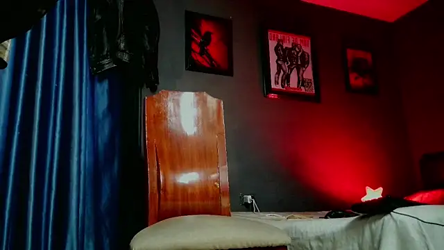 Leonnardo Jaramillo online show from April 2, 11:50 am