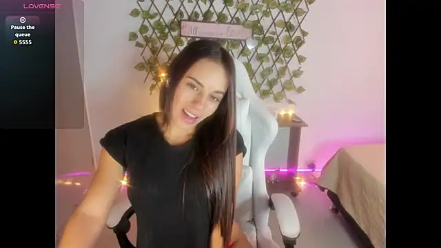 Snapshot of Sara_lopez_28 chatting on October 7, 3:02 pm Sara lopez 28 online show from October 7, 3:02 pm