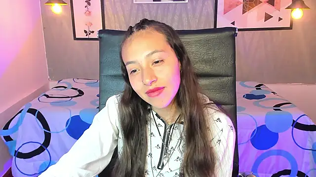 Snapshot of Valeria_roussi chatting on December 19, 8:13 pm Valeria roussi online show from December 19, 8:13 pm