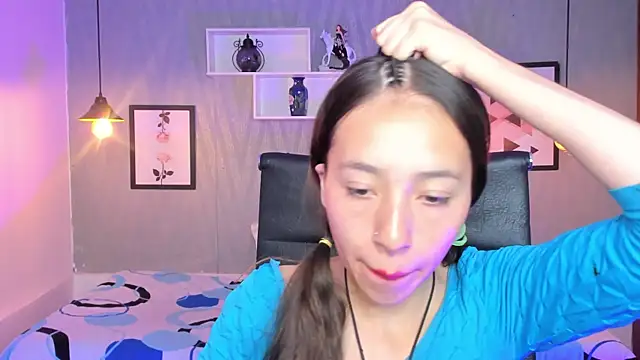 Snapshot of Valeria_roussi chatting on December 14, 1:59 pm Valeria roussi online show from December 14, 1:59 pm