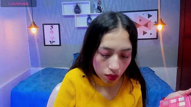 Snapshot of Valeria_roussi chatting on October 9, 1:55 pm Valeria roussi online show from October 9, 1:55 pm
