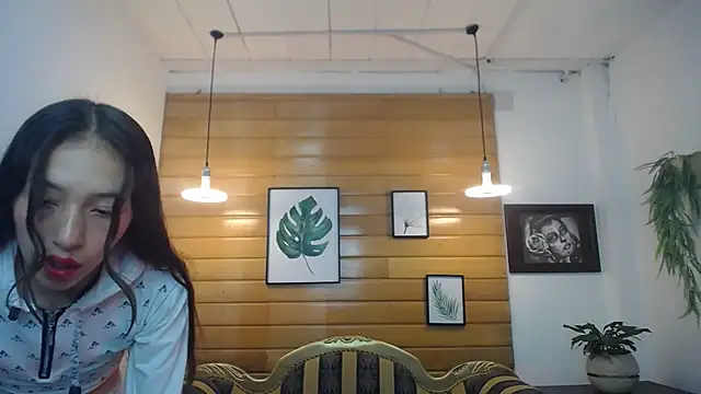 Snapshot of Valeria_roussi chatting on February 19, 2:01 pm Valeria roussi online show from February 19, 2:01 pm
