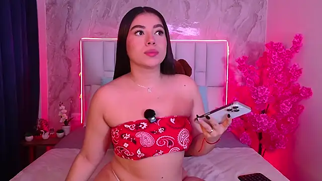 Snapshot of IsabellaAnngel chatting on June 10, 8:21 pm IsabellaAnngel online show from June 10, 8:21 pm