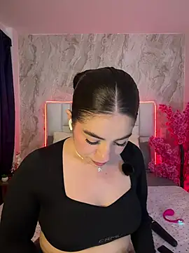 Snapshot of IsabellaAnngel chatting on June 21, 1:44 am IsabellaAnngel online show from June 21, 1:44 am
