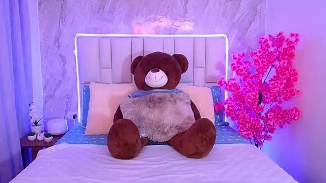 IsabellaAnngel online show from May 24, 2:33 am
