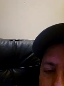 Snapshot of HeteroHotGuy1 chatting on September 29, 10:59 pm HeteroHotGuy1 online show from September 29, 10:59 pm