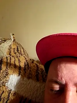 Snapshot of HeteroHotGuy1 chatting on October 7, 7:59 pm HeteroHotGuy1 online show from October 7, 7:59 pm