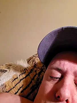 Snapshot of HeteroHotGuy1 chatting on February 2, 12:19 am HeteroHotGuy1 online show from February 2, 12:19 am