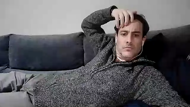 Snapshot of basquehotboy chatting on January 27, 9:22 pm basquehotboy online show from January 27, 9:22 pm
