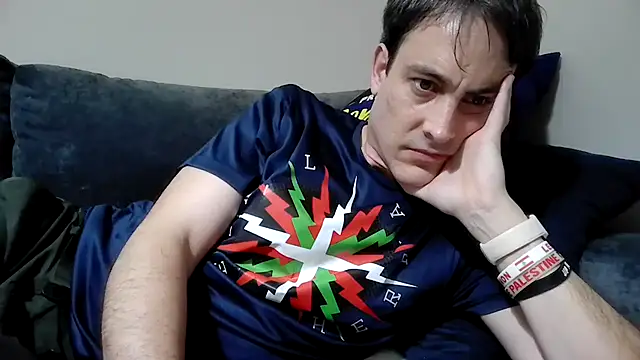Snapshot of basquehotboy chatting on January 5, 10:29 pm basquehotboy online show from January 5, 10:29 pm