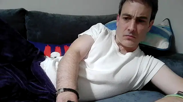 Snapshot of basquehotboy chatting on February 27, 1:30 am basquehotboy online show from February 27, 1:30 am