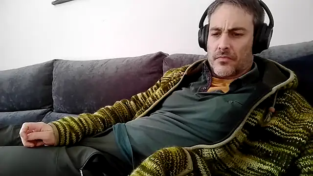 Snapshot of basquehotboy chatting on January 31, 2:49 pm basquehotboy online show from January 31, 2:49 pm