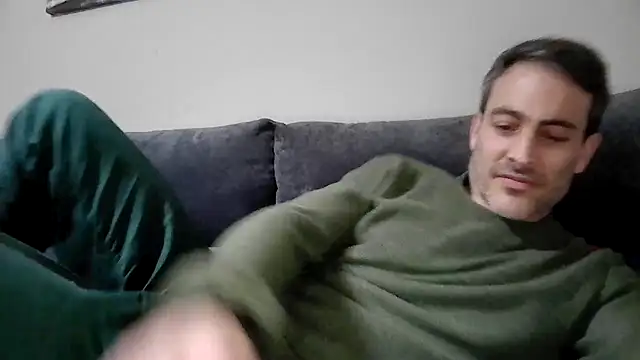 Snapshot of basquehotboy chatting on February 13, 9:49 pm basquehotboy online show from February 13, 9:49 pm