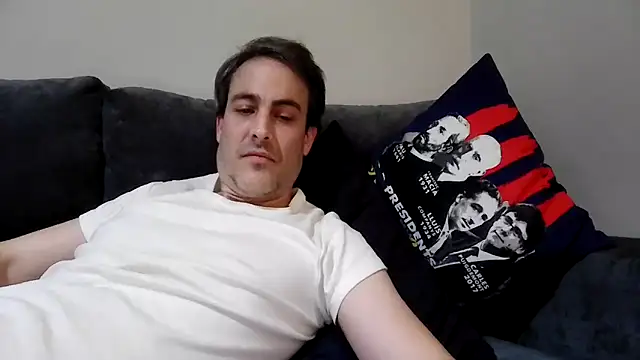 Snapshot of basquehotboy chatting on January 18, 12:46 am basquehotboy online show from January 18, 12:46 am