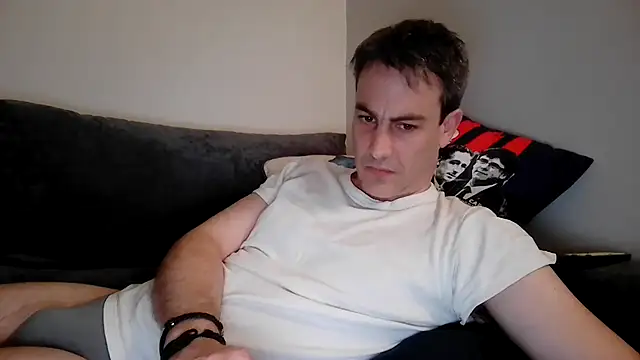 Snapshot of basquehotboy chatting on February 8, 11:55 pm basquehotboy online show from February 8, 11:55 pm