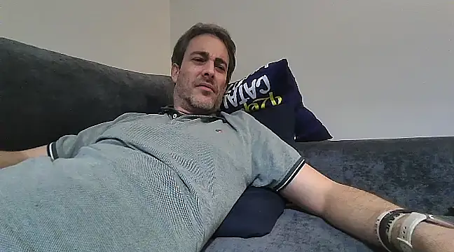 Snapshot of basquehotboy chatting on January 13, 11:38 pm basquehotboy online show from January 13, 11:38 pm