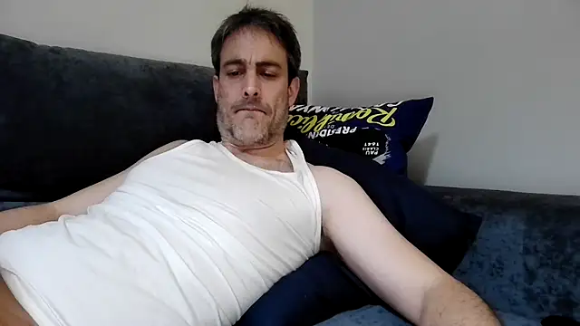 Snapshot of basquehotboy chatting on March 16, 1:49 am basquehotboy online show from March 16, 1:49 am