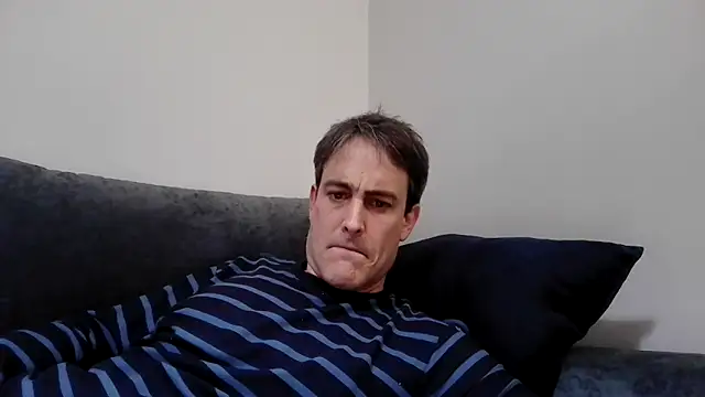 Snapshot of basquehotboy chatting on December 6, 11:08 pm basquehotboy online show from December 6, 11:08 pm