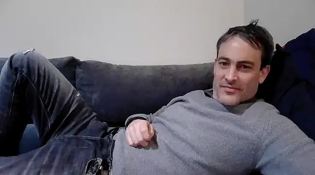 Snapshot of basquehotboy chatting on March 1, 10:10 pm basquehotboy online show from March 1, 10:10 pm