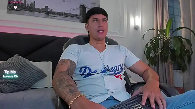 Damian23   online show from April 8, 11:01 am