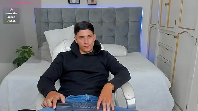 Damian23   online show from March 11, 4:40 pm