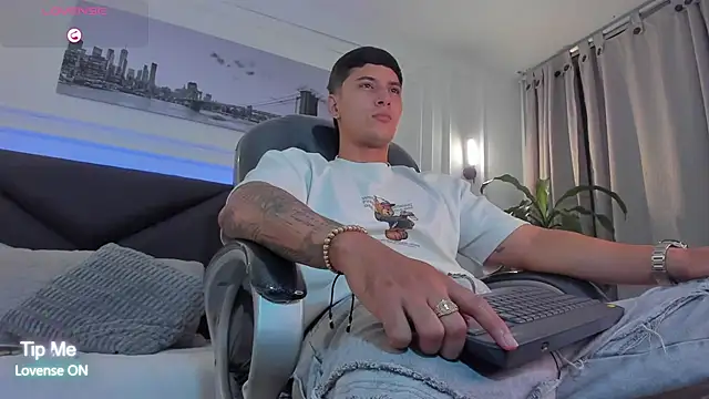 Damian23   online show from March 15, 10:11 am