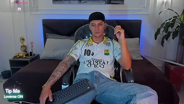 Damian23   online show from March 10, 10:52 am