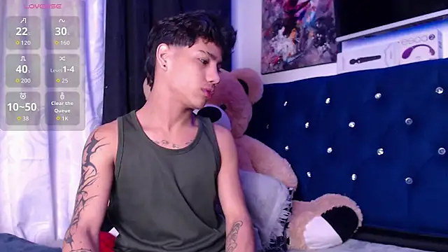 Snapshot of Sexys_Boys_Hot1 chatting on November 13, 3:10 am Sexys Boys Hot1 online show from November 13, 3:10 am