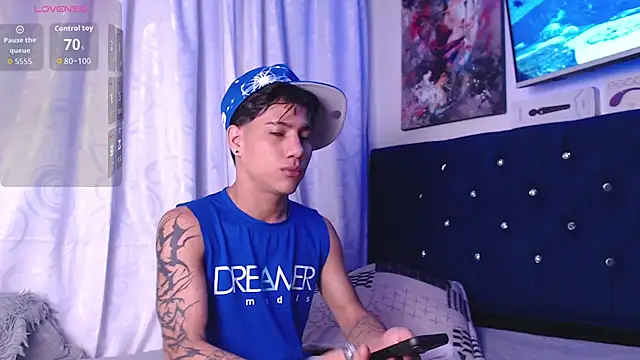 Snapshot of Sexys_Boys_Hot1 chatting on December 3, 1:50 am Sexys Boys Hot1 online show from December 3, 1:50 am