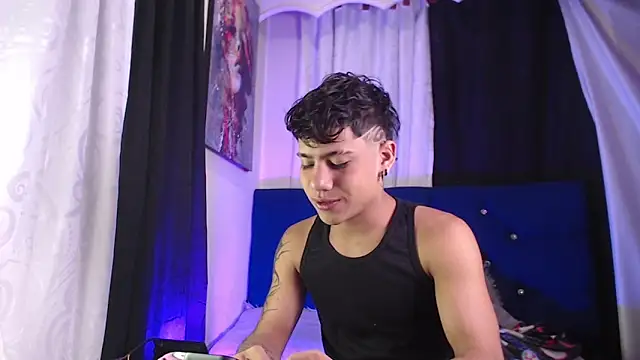 Sexys Boys Hot1 online show from February 18, 1:36 am