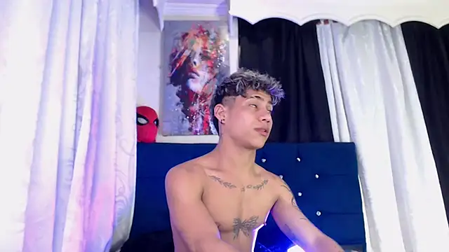 Sexys Boys Hot1 online show from May 19, 1:10 am