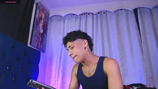 Sexys Boys Hot1 online show from April 15, 1:11 am