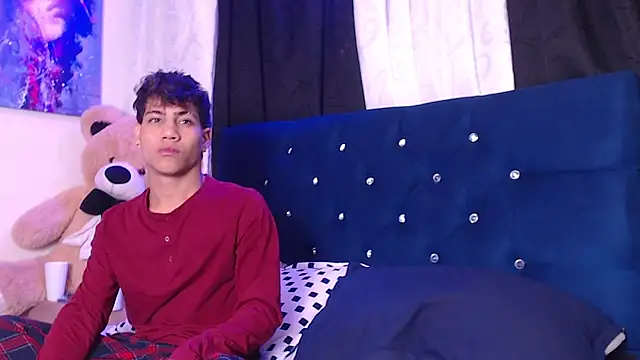 Snapshot of Sexys_Boys_Hot1 chatting on September 16, 2:45 am Sexys Boys Hot1 online show from September 16, 2:45 am