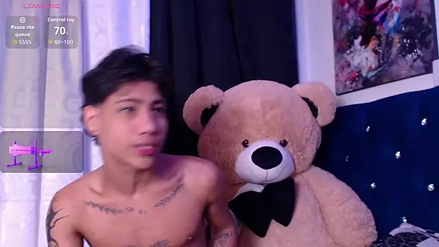 Snapshot of Sexys_Boys_Hot1 chatting on November 14, 2:59 am Sexys Boys Hot1 online show from November 14, 2:59 am